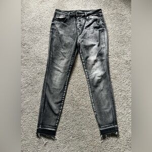 Judy Blue Women’s Size 15/32 Jaycie Skinny Fit Mid Rise Ankle Raw Hem Jeans